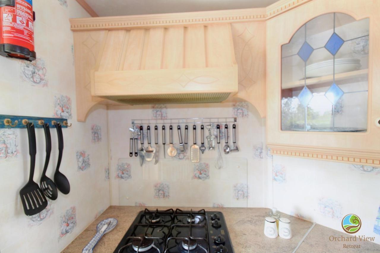 Orchard View Retreat - Dog Friendly, Enclosed Private Garden With Weather Dependant Hot Tub - Not On A Holiday Park Villa Little Clacton Exterior foto
